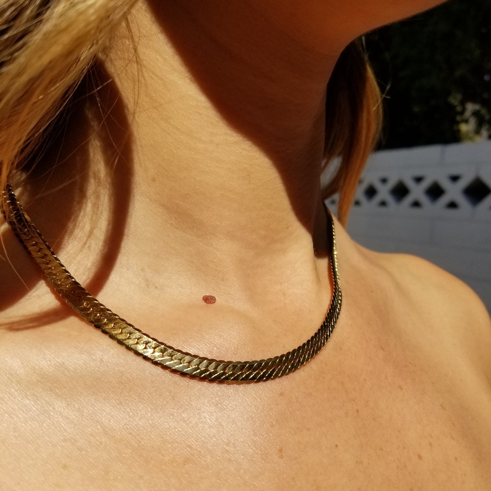 Chain necklace - collarbone